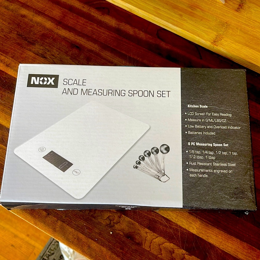 Nox scale and measuring spoon set